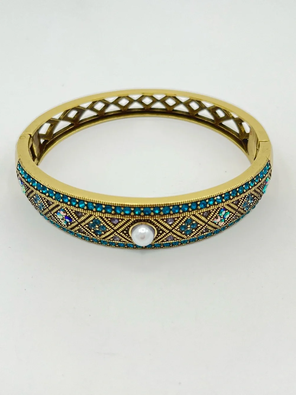 Heidi Daus Signed Vintage Turquoise Crystal Pearl Hinged Bangle Bracelet
